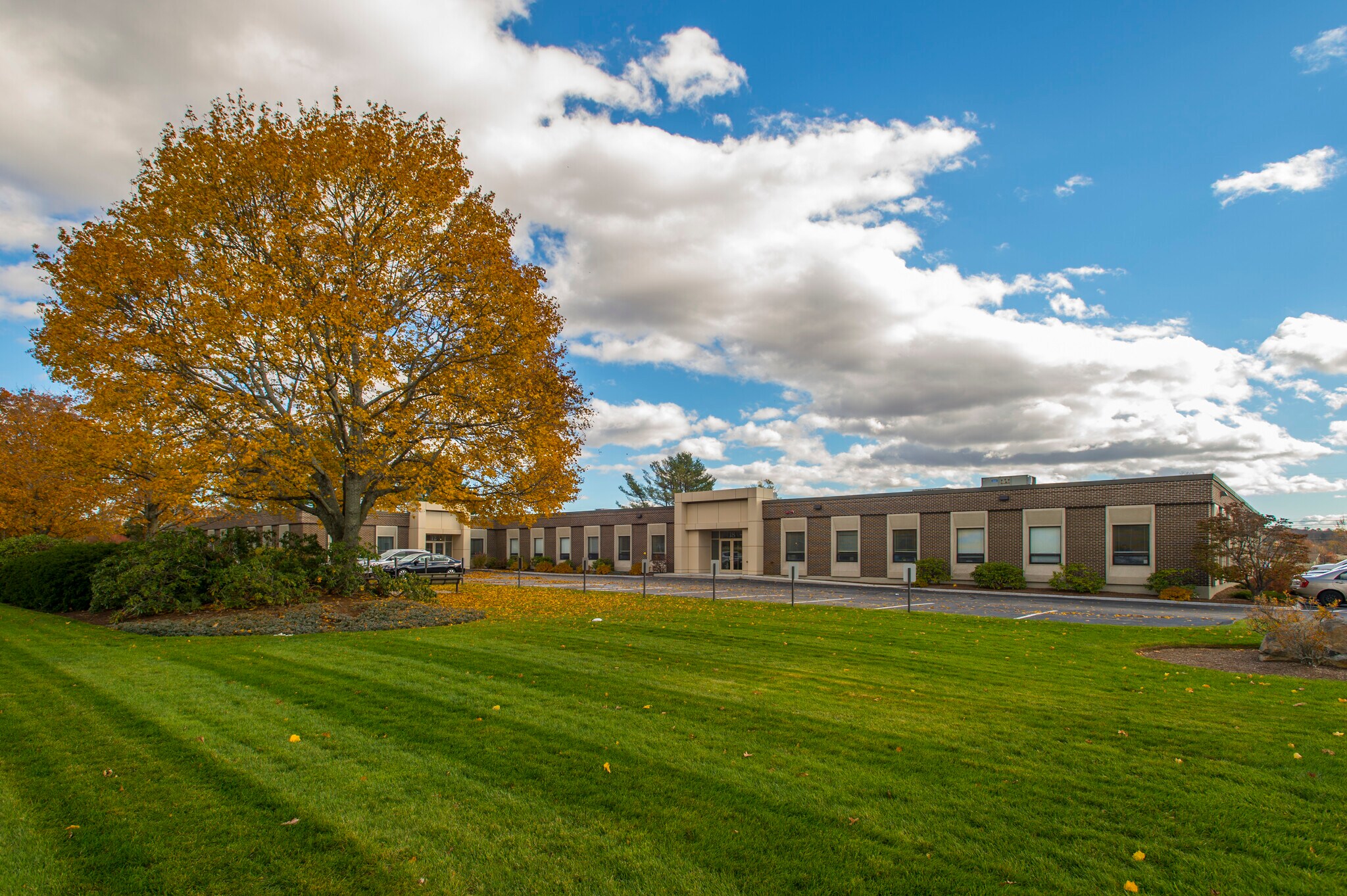 12-18 Hartwell Ave, Lexington, MA à louer Photo principale- Image 1 de 4