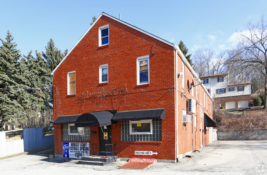 825 5th Ave, East Mckeesport, PA à vendre - Photo principale - Image 1 de 1