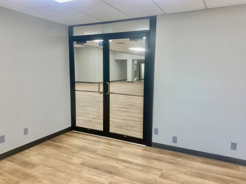 2440 S High St, Longview, TX for lease - Building Photo - Image 2 of 11