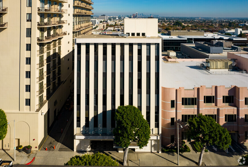 132 S Rodeo Dr, Beverly Hills, CA à louer - Photo principale - Image 1 de 4