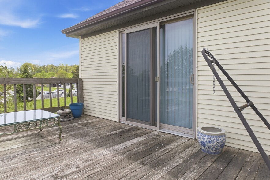 718 E Wayne St, Celina, OH à vendre - Photo du bâtiment - Image 2 de 83