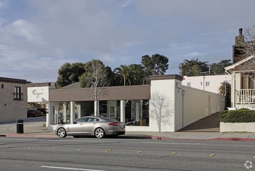 201 Lighthouse Ave, Monterey, CA for lease - Building Photo - Image 2 of 17