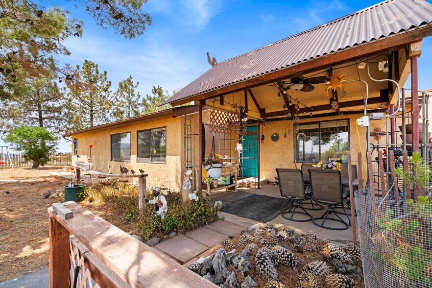 37852 Montezuma Valley Rd, Ranchita, CA à vendre - Photo du bâtiment - Image 3 de 35