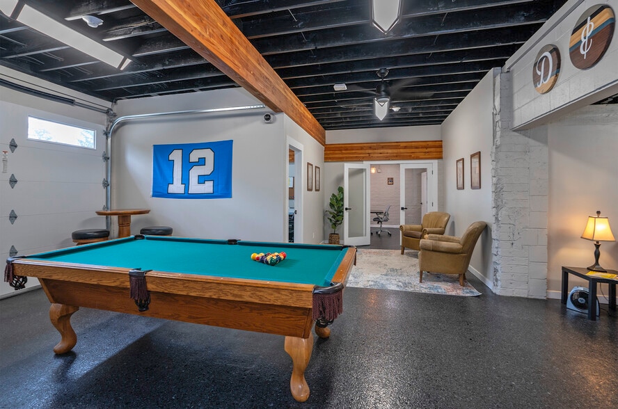 709 106th St S, Tacoma, WA à vendre - Photo du bâtiment - Image 3 de 35