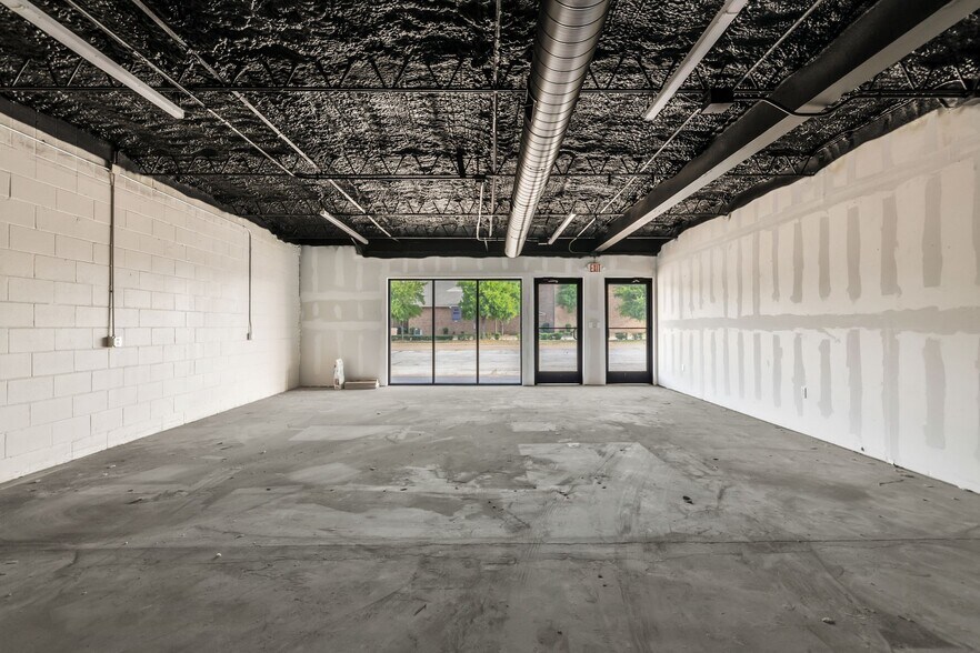 3300 W Park Row, Arlington, TX à louer - Photo du bâtiment - Image 3 de 5