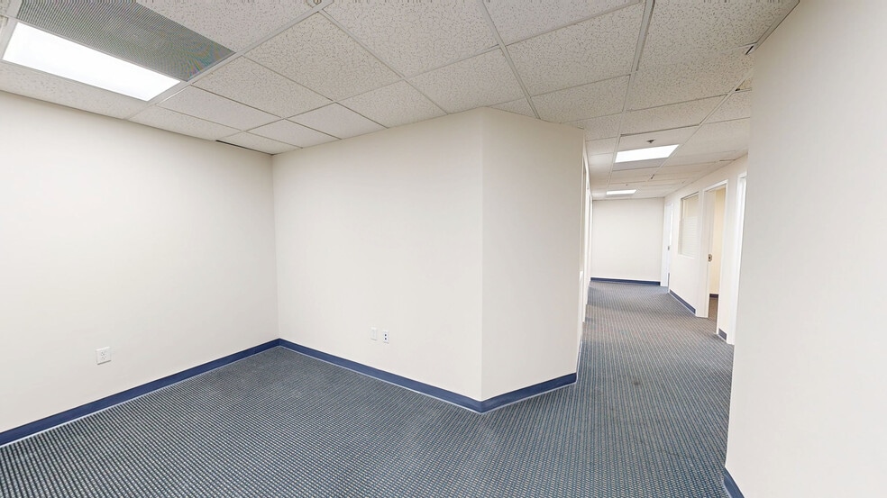 1650 SE 17th St, Fort Lauderdale, FL for lease - Matterport 3D Scan - Image 3 of 14