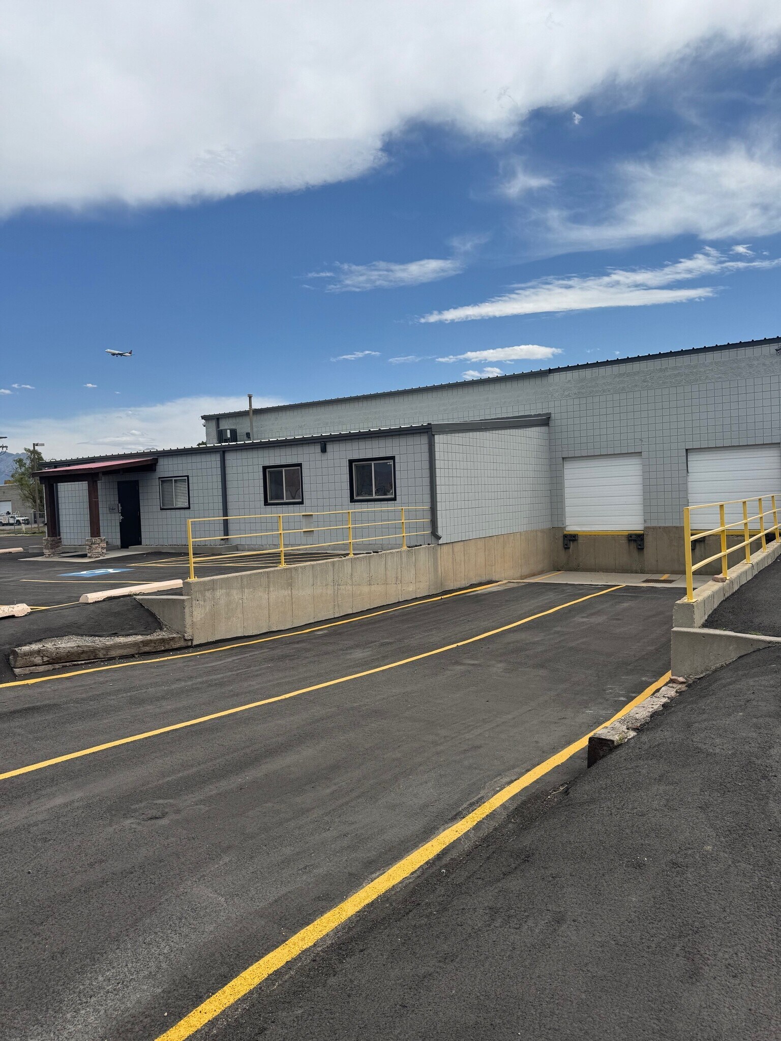 3232 Directors Row, Salt Lake City, UT à vendre Photo du bâtiment- Image 1 de 1