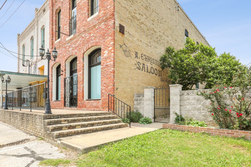 4 Depot st, Elgin, TX à vendre - Photo du bâtiment - Image 3 de 35