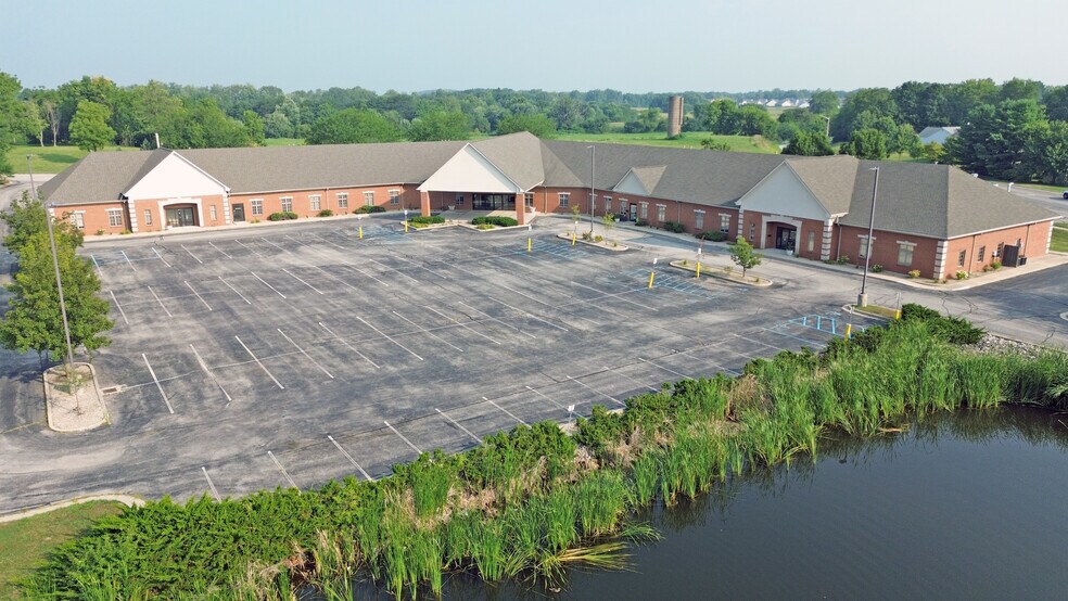 1300 W Jefferson St, Franklin, IN à vendre - Photo du bâtiment - Image 2 de 9