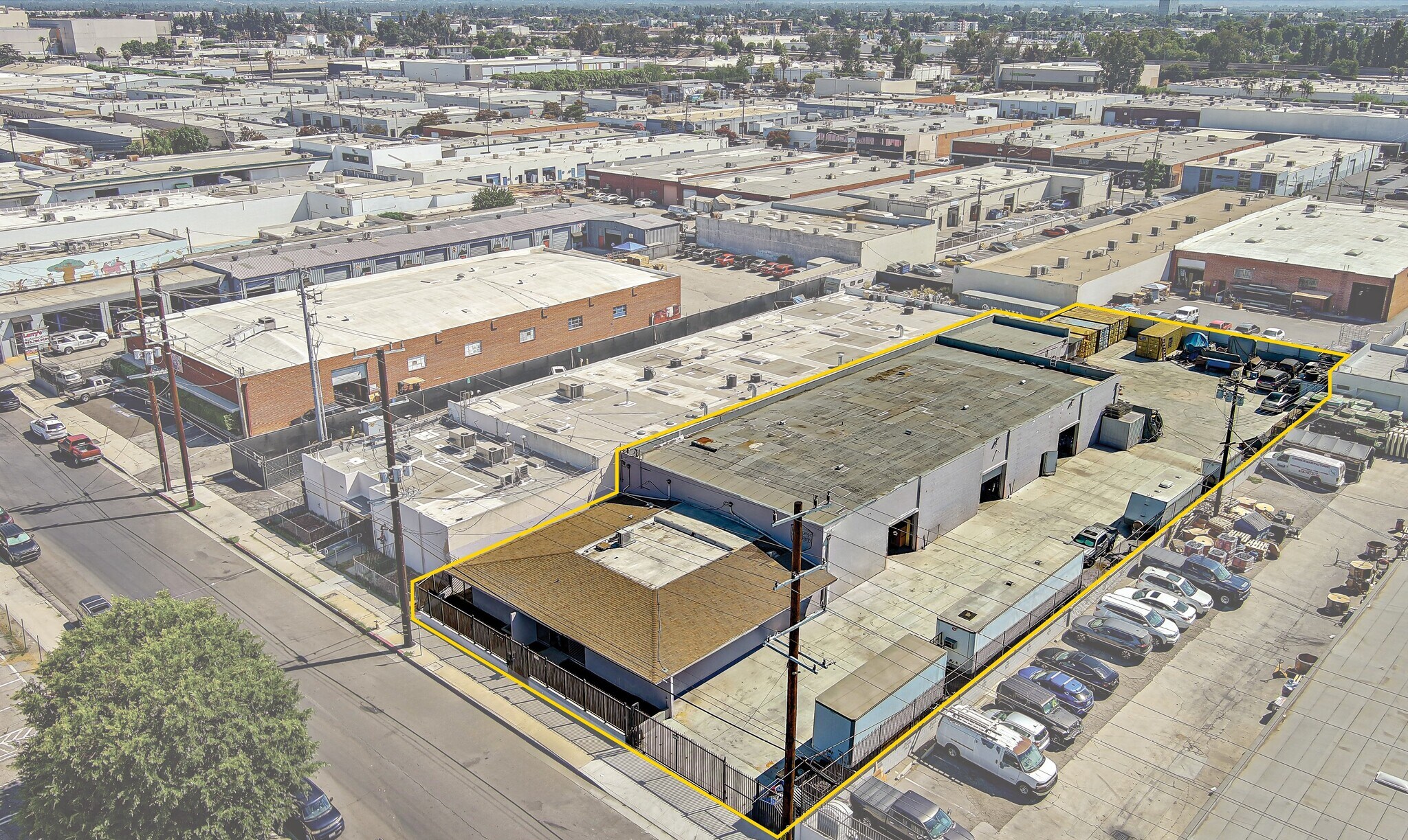 7650 Gloria Ave, Van Nuys, CA à vendre Photo principale- Image 1 de 24