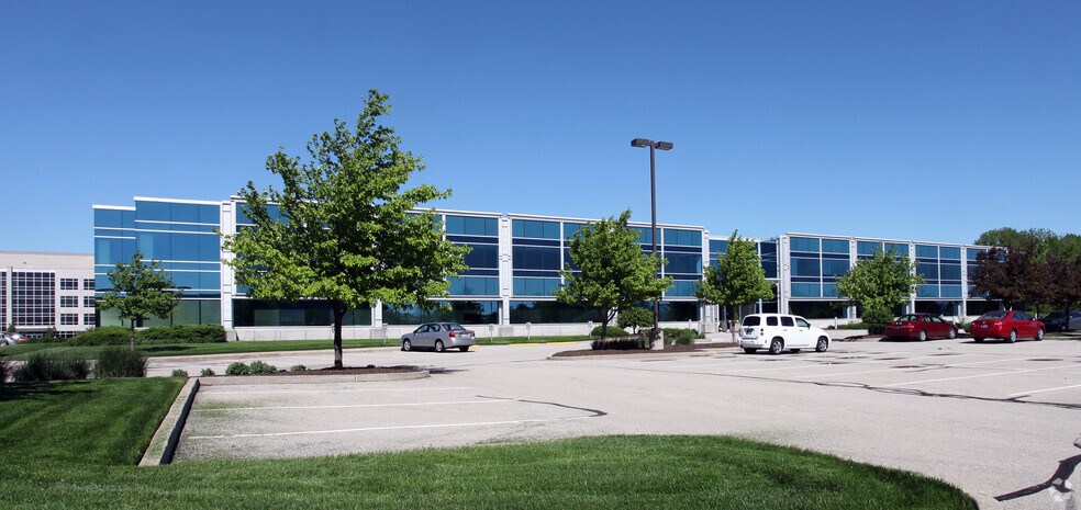 7702 Woodland Dr, Indianapolis, IN for lease - Building Photo - Image 2 of 4