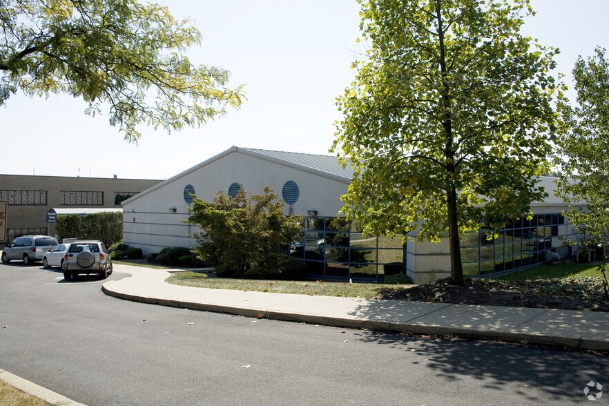 215-225 Newtown Rd, Wrightstown, PA à vendre - Photo du bâtiment - Image 3 de 5