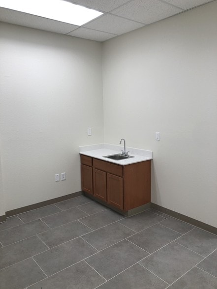 12112 Roxie Dr, Austin, TX for lease - Building Photo - Image 3 of 10