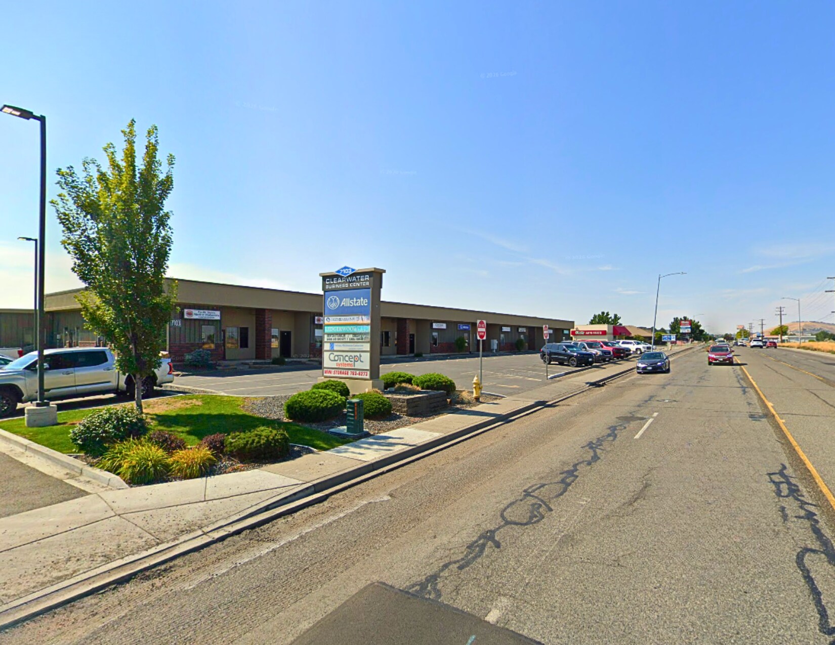 7103 W Clearwater Ave, Kennewick, WA for lease Building Photo- Image 1 of 10