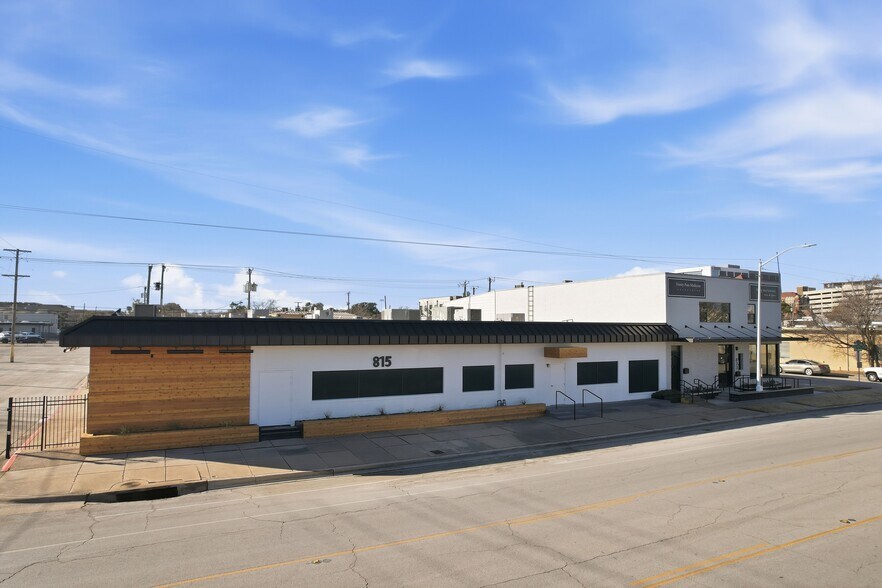 815 Pennsylvania Ave, Fort Worth, TX à louer - Photo du bâtiment - Image 3 de 13