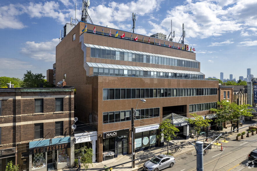 622 College St, Toronto, ON for lease - Primary Photo - Image 1 of 5