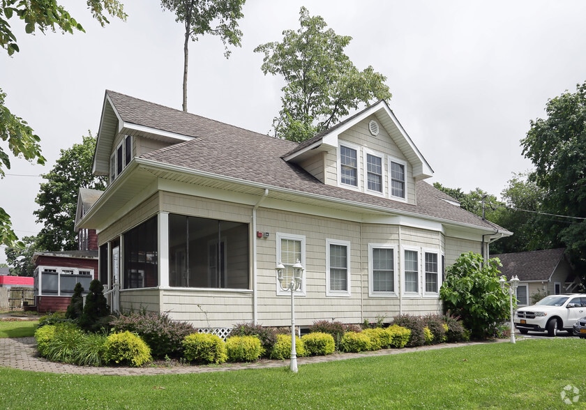 209 Main St, Port Jefferson Station, NY for lease - Building Photo - Image 1 of 7