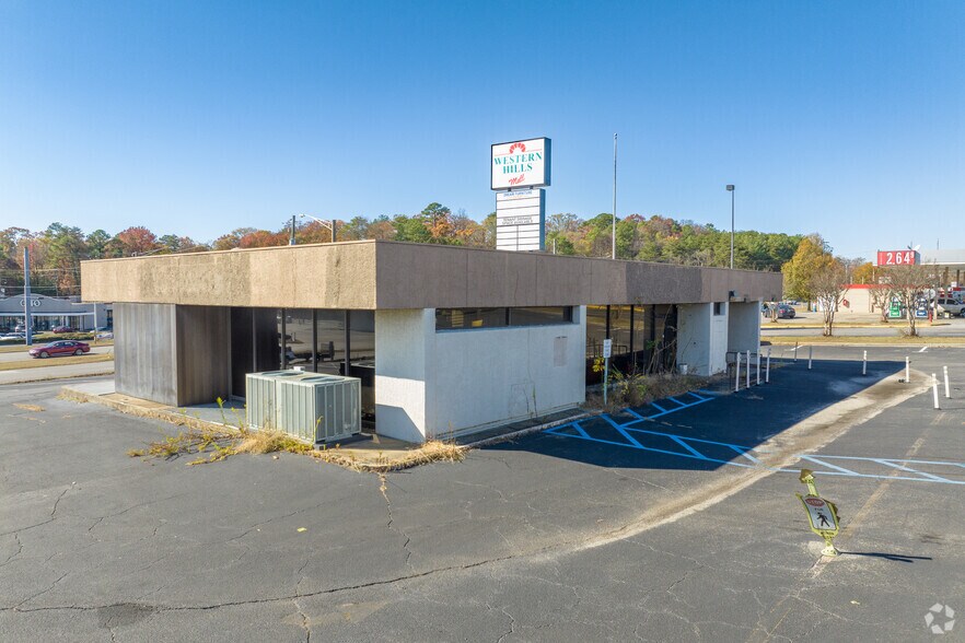7201 Aaron Aronov Dr, Fairfield, AL à louer - Photo du bâtiment - Image 3 de 18