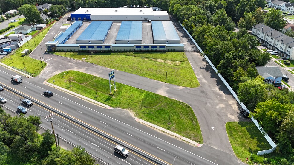 1030 Route 36, Hazlet, NJ for lease - Building Photo - Image 2 of 5
