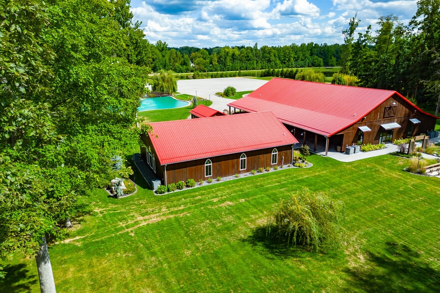 2130 W County Road 200 N, North Vernon, IN à vendre - Photo du bâtiment - Image 3 de 18