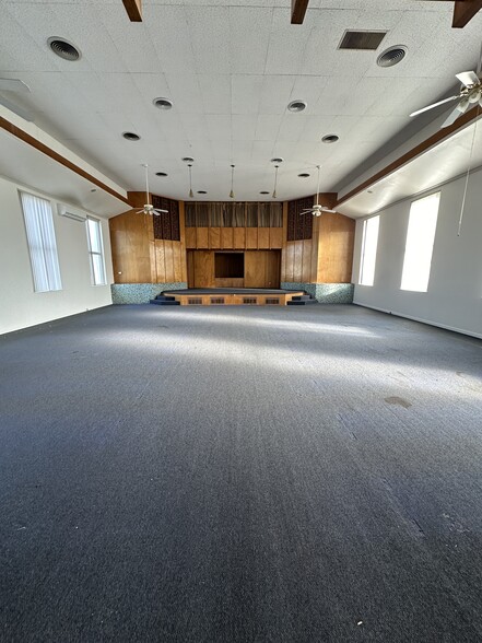 1201 NW 45th St, Oklahoma City, OK for lease - Building Photo - Image 3 of 7