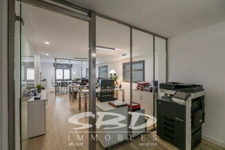 Plus de détails pour Multi-résidentiel à vendre