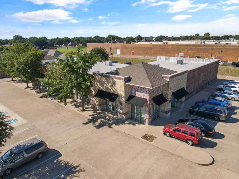 202 Hyde Park Blvd, Cleburne, TX for sale - Building Photo - Image 3 of 31