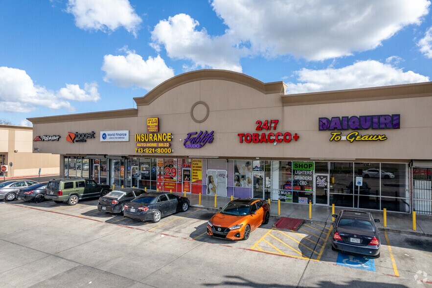 9441 Cullen Blvd, Houston, TX à louer - Photo du bâtiment - Image 2 de 35