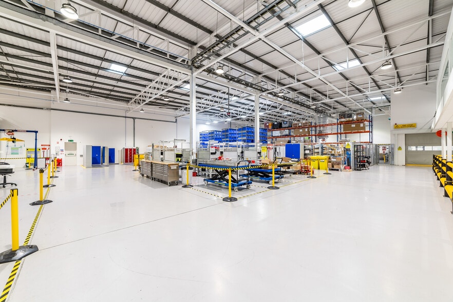 3 Precedent Dr, Milton Keynes for lease - Building Photo - Image 2 of 10