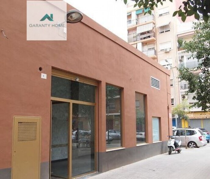 Retail in València, Valencia for sale - Building Photo - Image 1 of 3