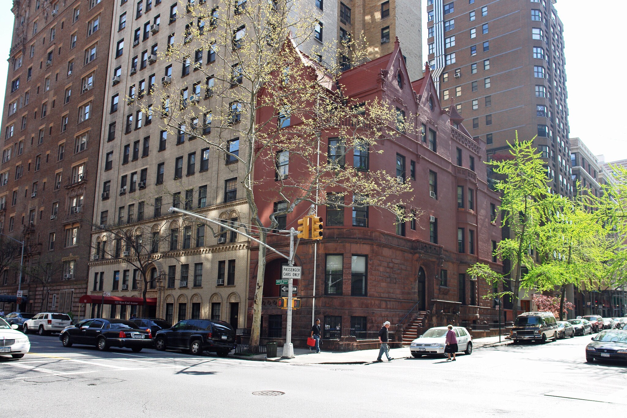 520 West End Ave, New York, NY for sale Primary Photo- Image 1 of 1