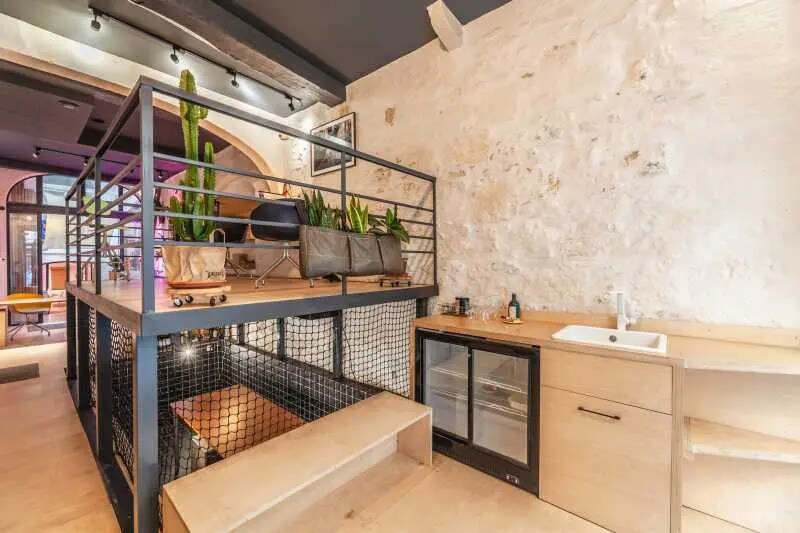 Office in Bordeaux for lease Interior Photo- Image 1 of 10