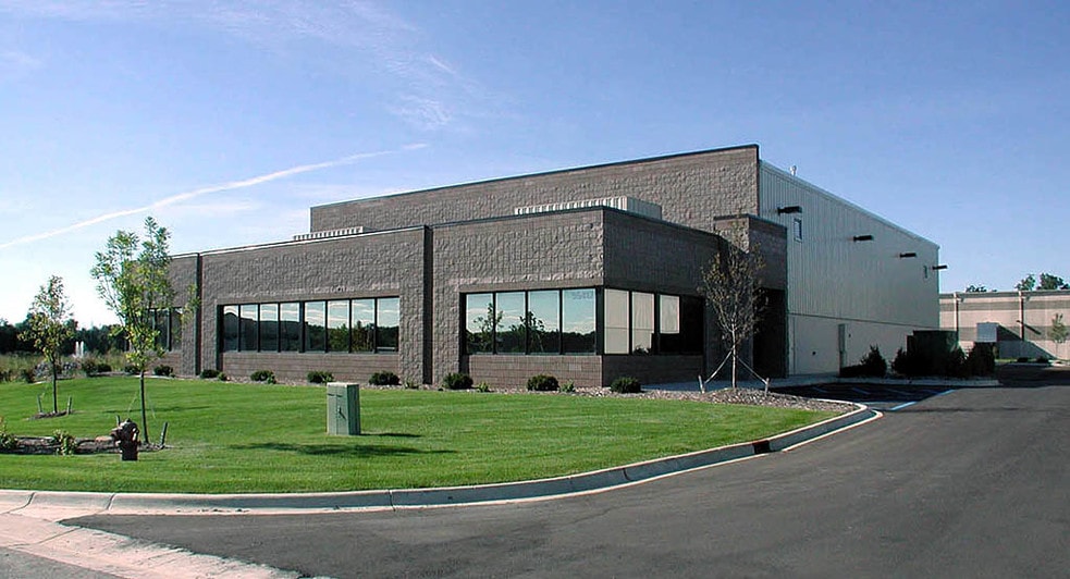 55412 Lyon Industrial Dr, New Hudson, MI for lease - Building Photo - Image 2 of 7