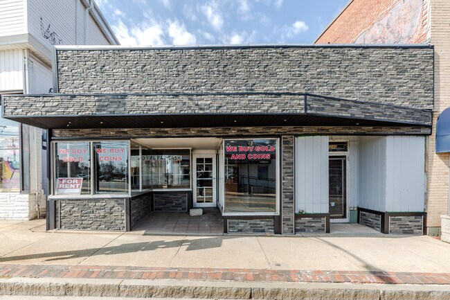 Plus de détails pour 1243 Main St, West Warwick, RI - Commerce de détail à vendre