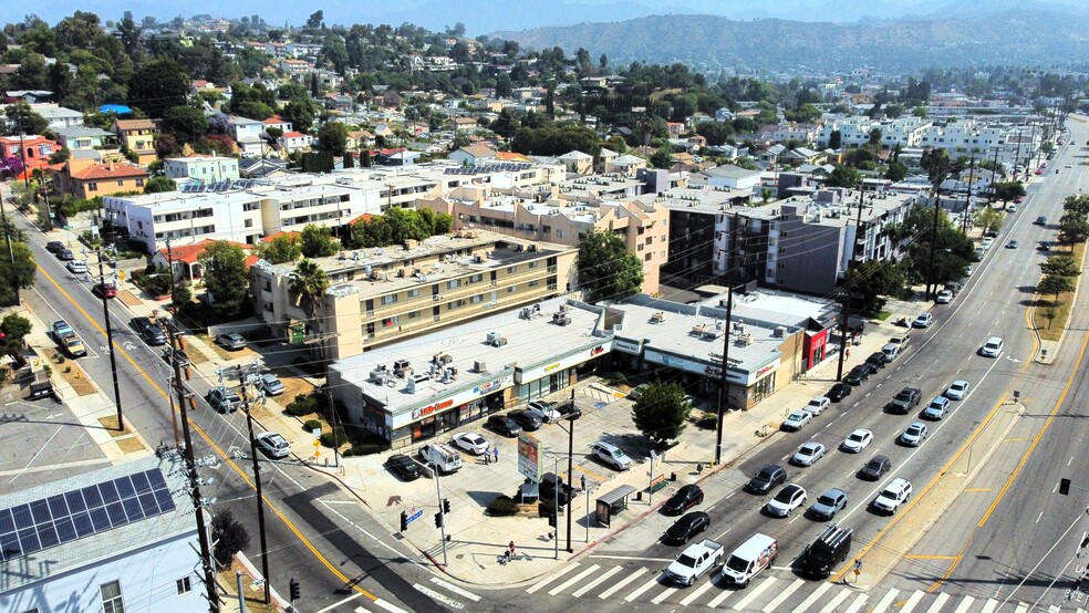 4401-4417 Eagle Rock Blvd, Los Angeles, CA for lease - Building Photo - Image 2 of 11