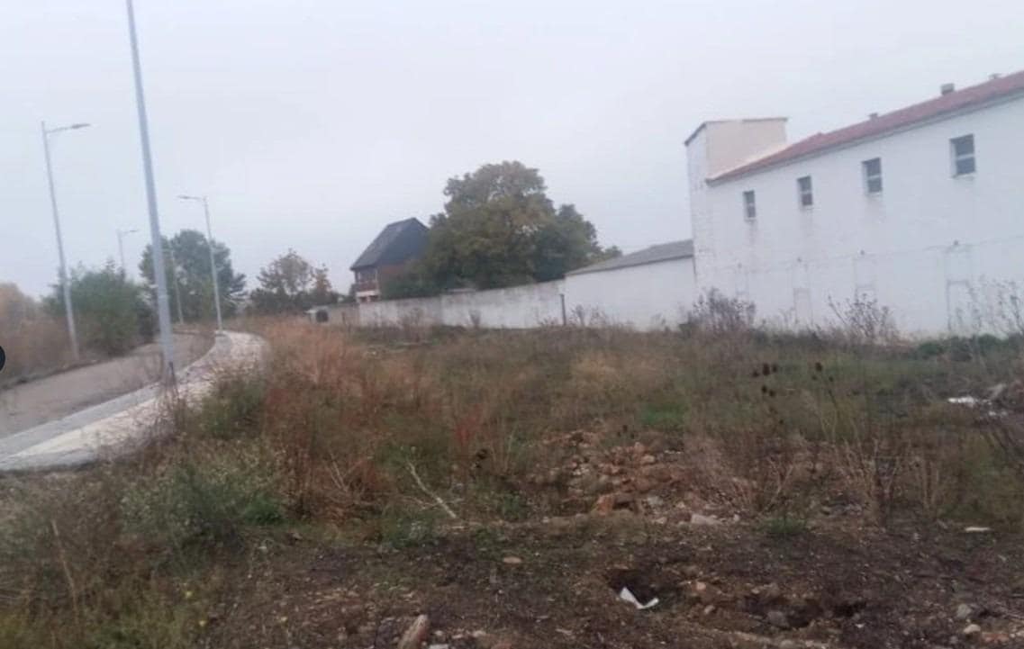 Land in León, León for lease Building Photo- Image 1 of 5