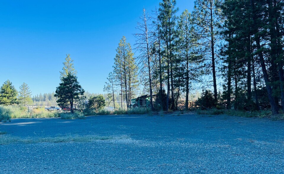 11452 E Bennett Rd, Grass Valley, CA à louer - Photo du bâtiment - Image 2 de 23