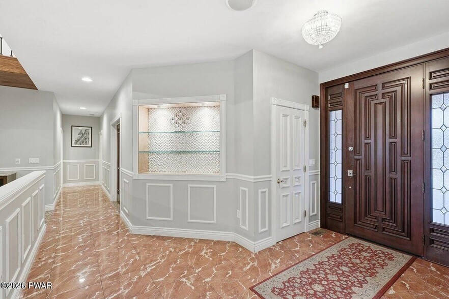 738 Route 196, Tobyhanna, PA à vendre - Photo du bâtiment - Image 2 de 8