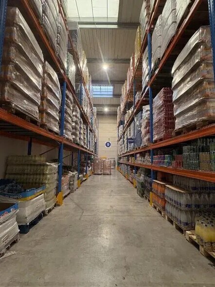 Flex in Gennevilliers for lease - Interior Photo - Image 3 of 16