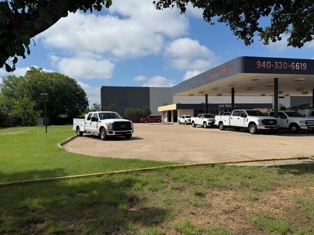 3430 E University Dr, Denton, TX à louer - Photo du bâtiment - Image 2 de 11