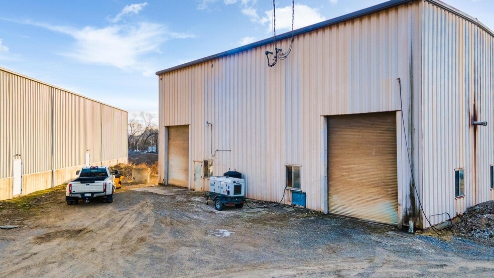 1925 Harvey Ave, East Liverpool, OH for sale - Primary Photo - Image 1 of 4