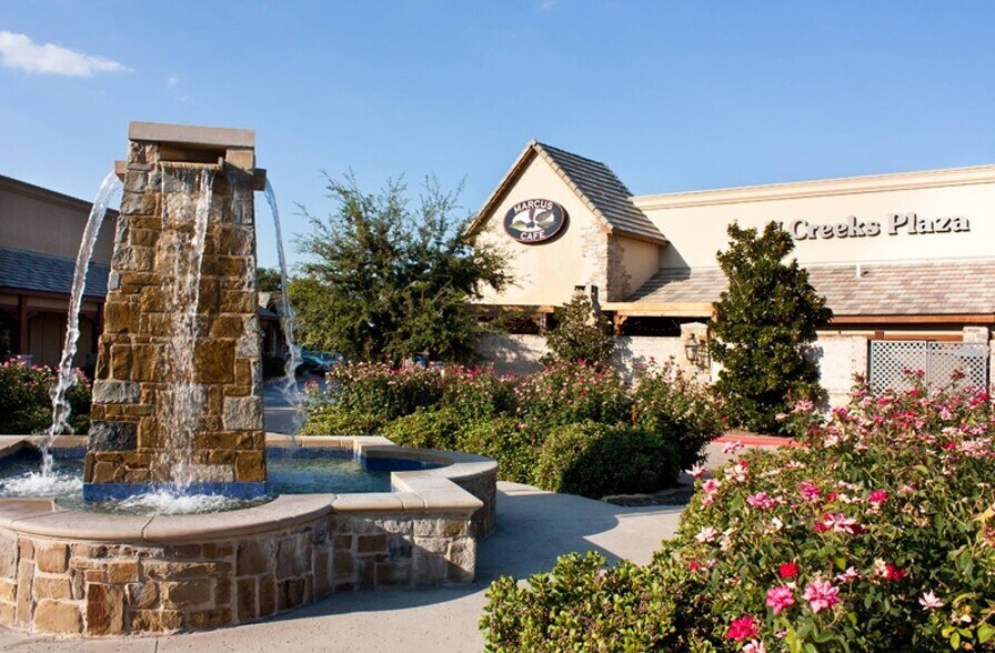 600 Canyon Creek Sq, Richardson, TX à louer - Photo du bâtiment - Image 3 de 9