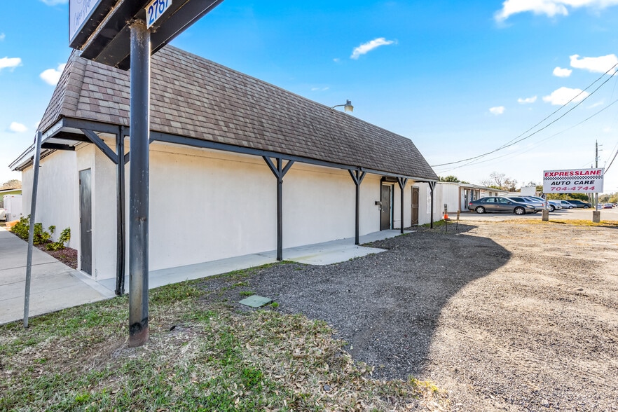 2787 Aurora Rd, Melbourne, FL à vendre - Photo principale - Image 1 de 25