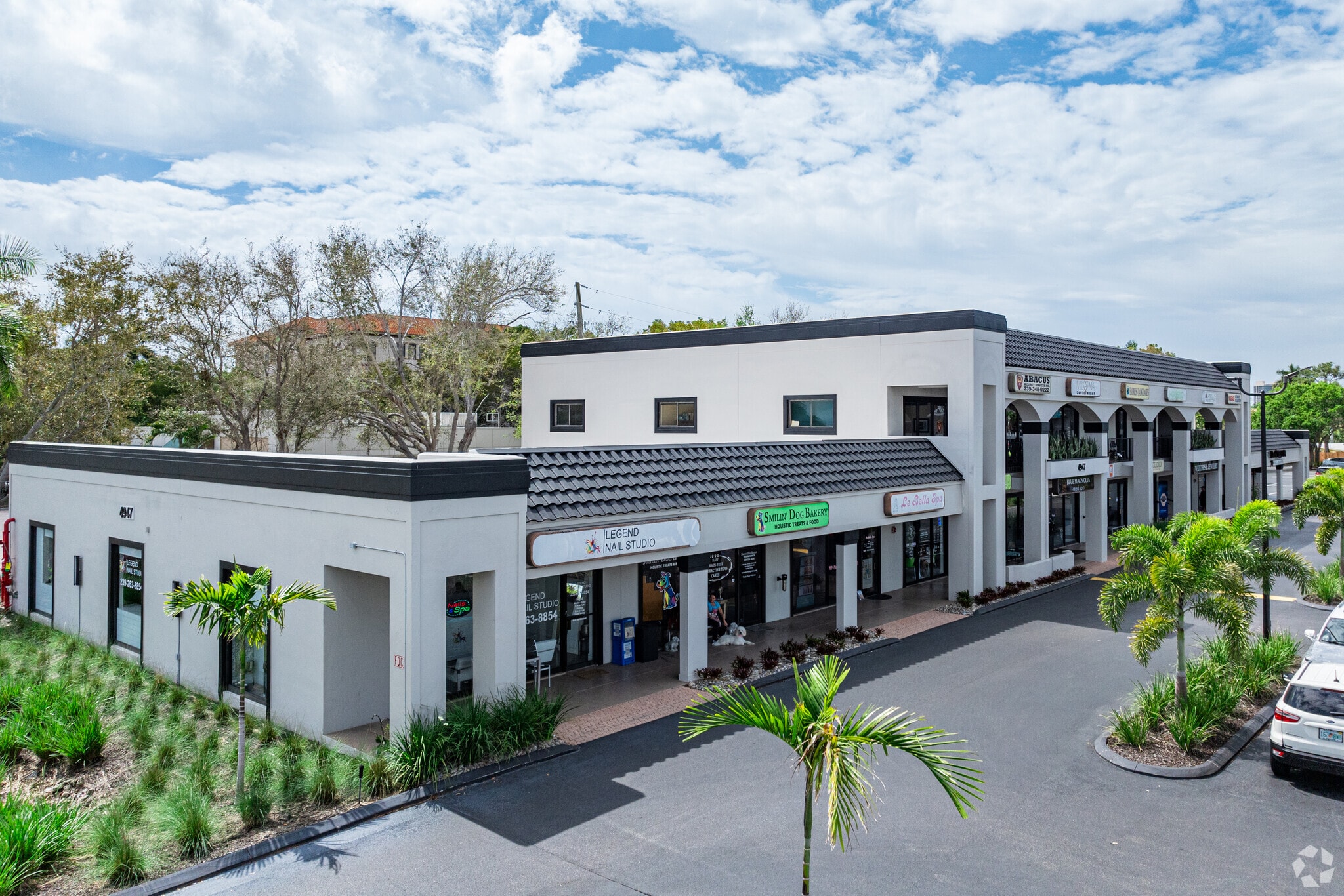 4947 Tamiami Trl N, Naples, FL for lease Primary Photo- Image 1 of 12