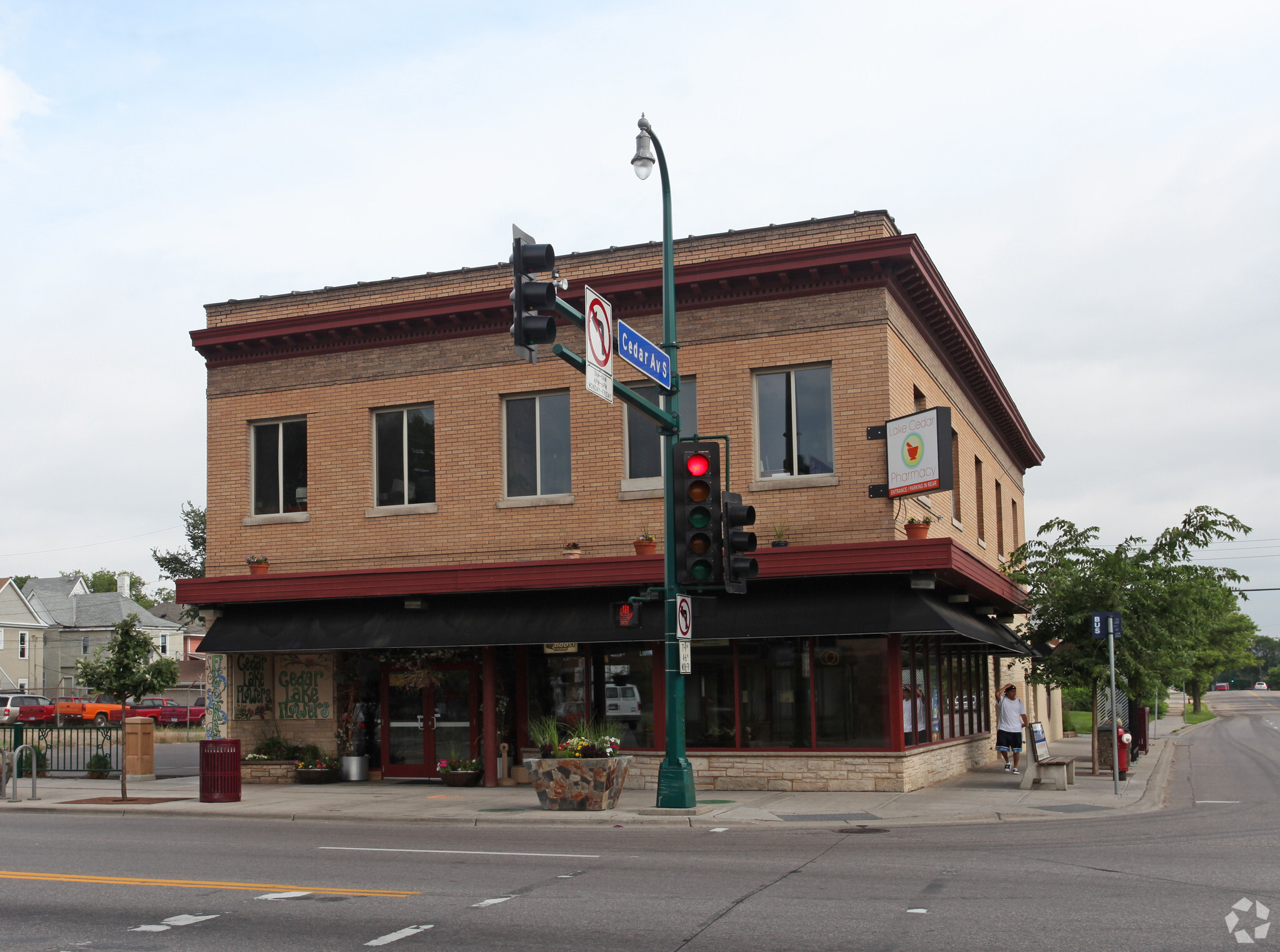 1822 E Lake St, Minneapolis, MN for lease Primary Photo- Image 1 of 6