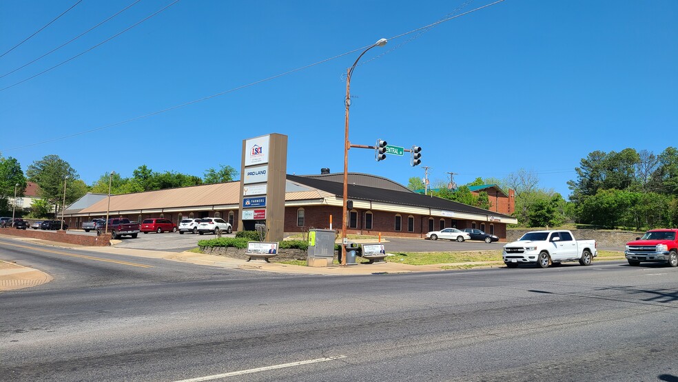 1820 Central Ctr, Hot Springs, AR for sale - Building Photo - Image 1 of 1