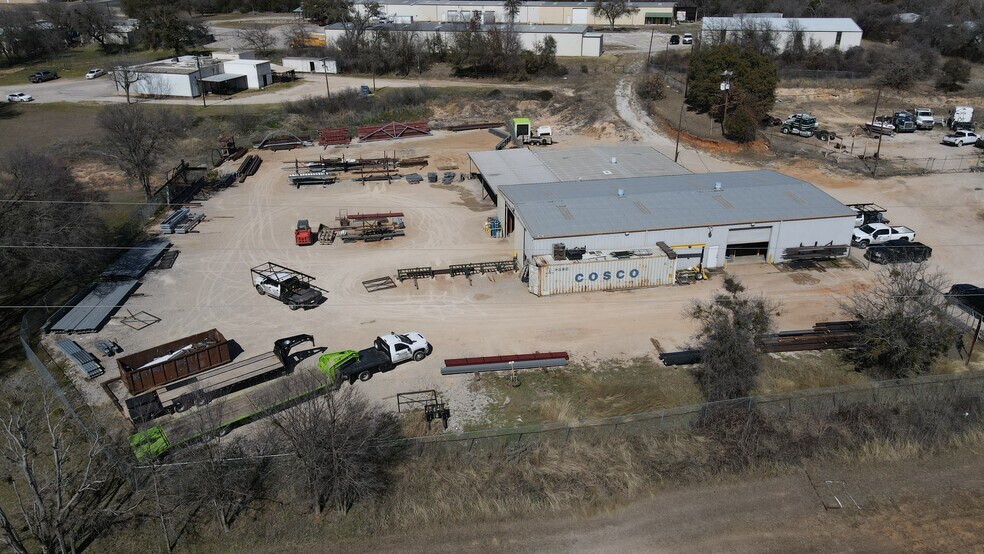 205 Samuel Dr, Weatherford, TX à vendre - Photo du bâtiment - Image 2 de 5