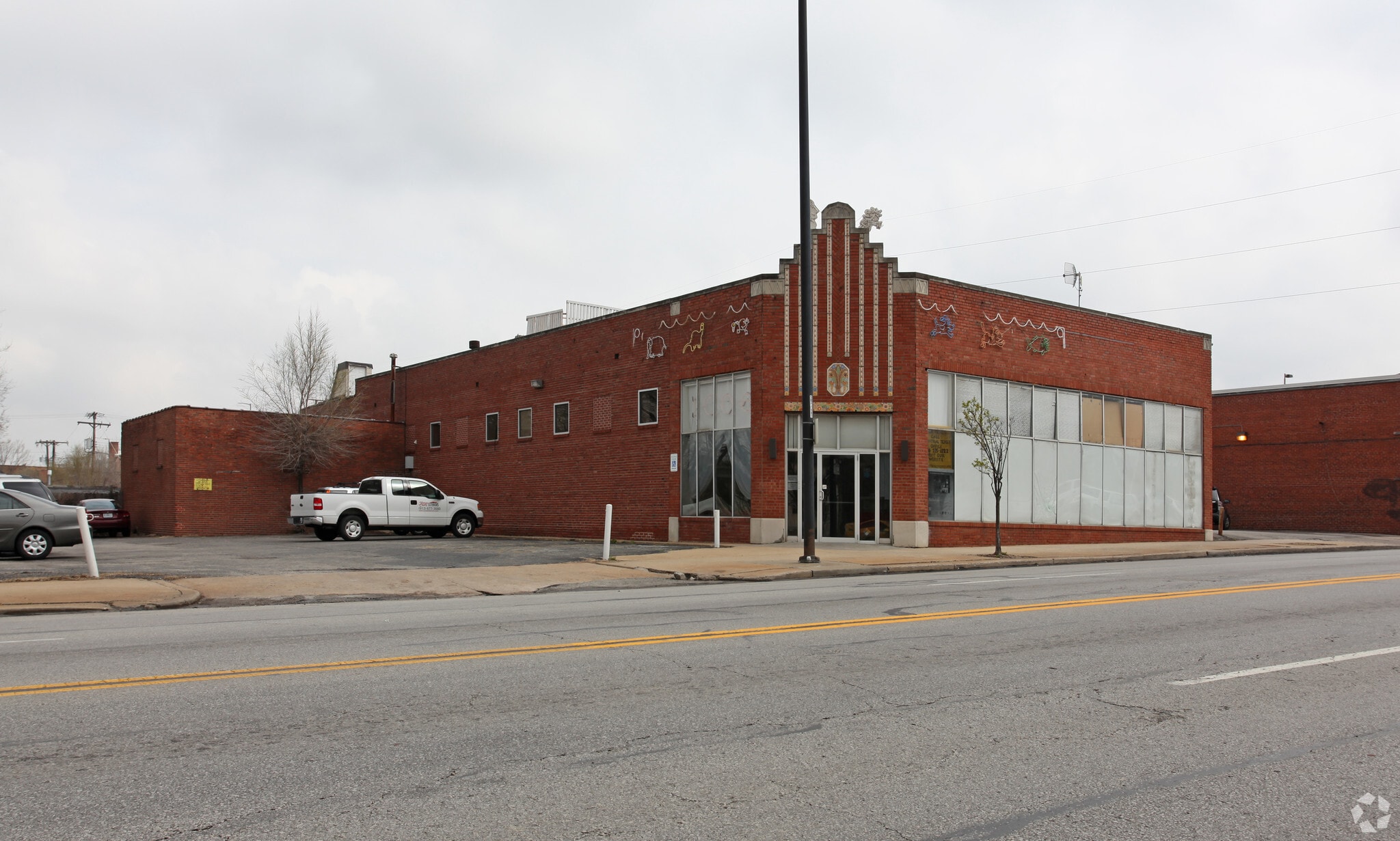 1006 E Linwood Blvd, Kansas City, MO for lease Primary Photo- Image 1 of 3