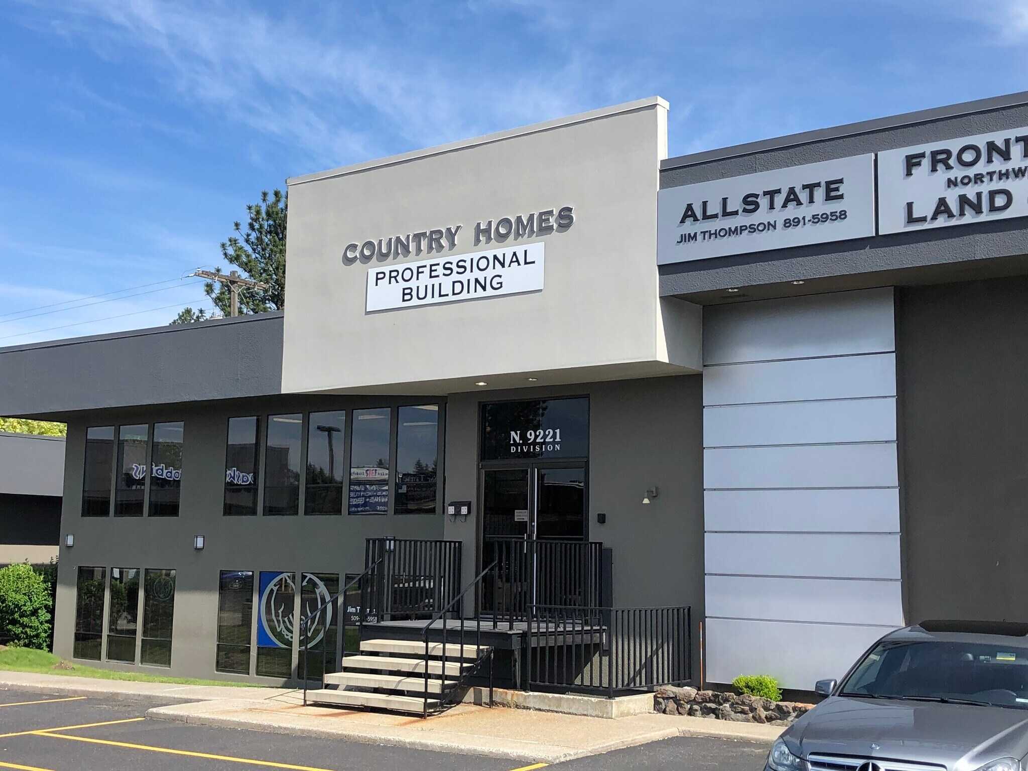 9107-9221 N Country Homes Blvd, Spokane, WA à louer Photo du bâtiment- Image 1 de 3
