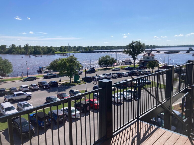 215 W Main St, Washington, NC à vendre - Photo du bâtiment - Image 3 de 16